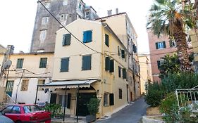 Ellis Old Town Apartment